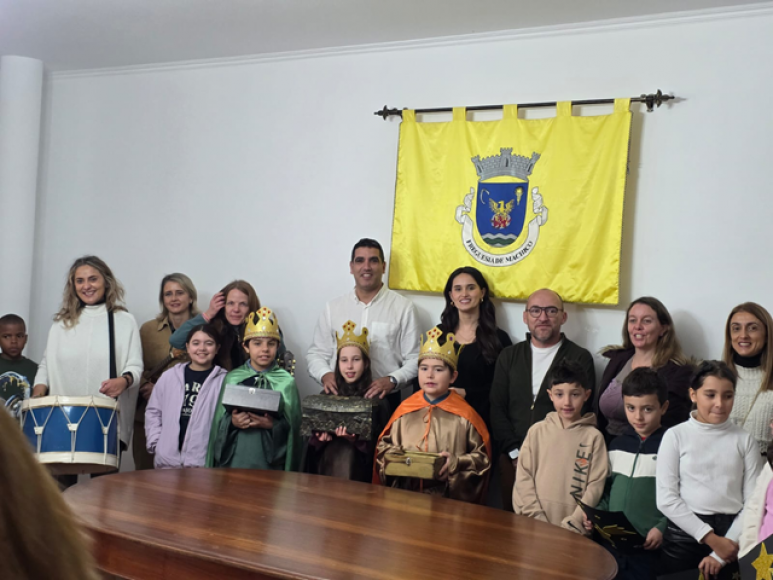 Cantar dos Reis na Junta de Freguesia de Machico