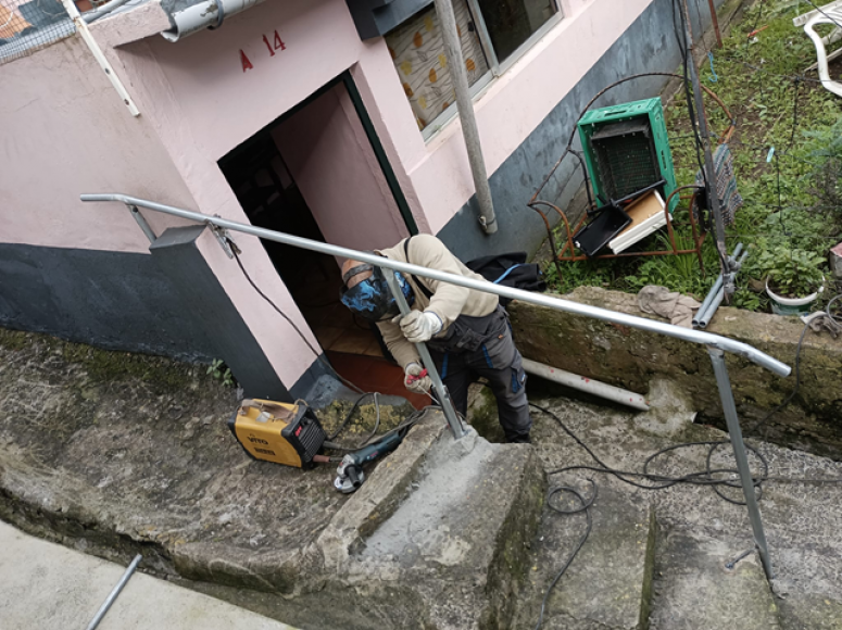 Coloca&ccedil;&atilde;o de varanda de apoio na Vereda do Cacheu