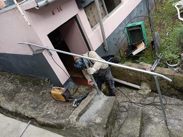 Coloca&ccedil;&atilde;o de varanda de apoio na Vereda do Cacheu