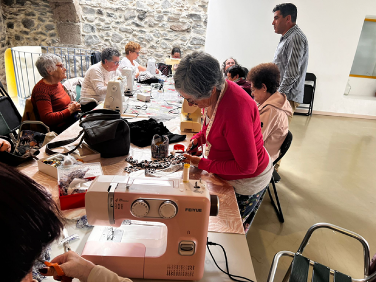 Junta de Freguesia de Machico adquiriu 4 novas m&aacute;quinas de costura para a Universidade S&eacute;nior de Machico