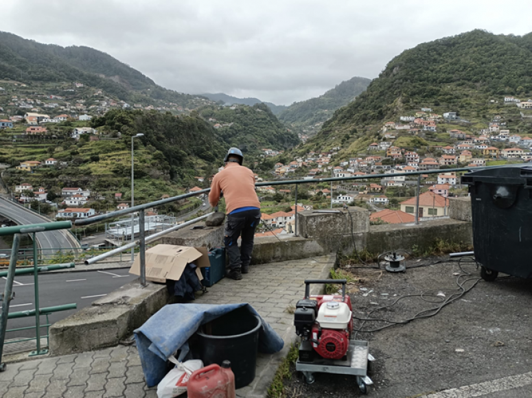 Situa&ccedil;&atilde;o de perigo - muro no S&iacute;tio da Igreja, na Ribeira Seca - Situa&ccedil;&atilde;o j&aacute; resolvida
