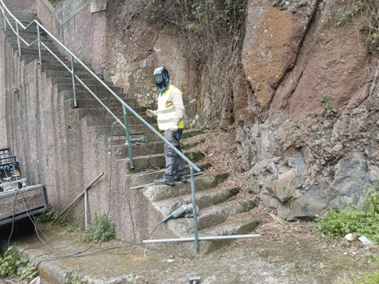 Arranjo de varanda danificada