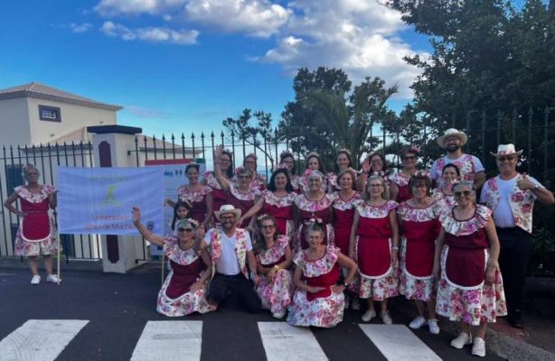 Universidade S&eacute;nior de Machico - Junta de freguesia de Machico participou nas Marchas Populares de Santa Cruz