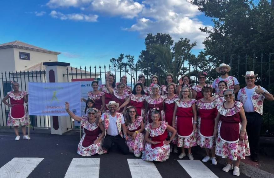 Universidade S&eacute;nior de Machico - Junta de freguesia de Machico participou nas Marchas Populares de Santa Cruz