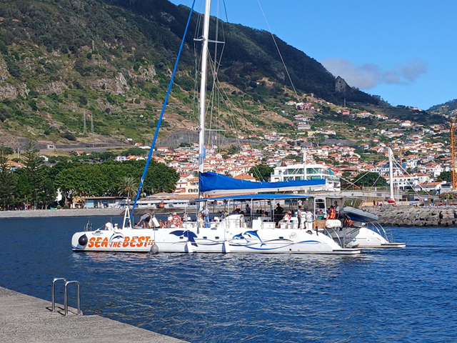 Primeiro Passeio de Catamar&atilde; &agrave;s Ilhas Desertas foi um sucesso!
